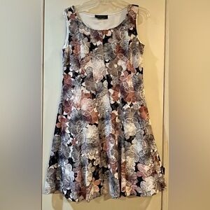 PERCEPTIONS NEW YORK PETITES White, Mauve & Blue Floral Dress Size: PS